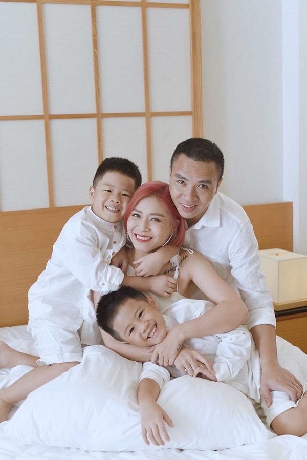 Khoảnh khắc 'tình bể bình' của gia đình MC Hoàng Linh khiến dân mạng thích thú 2