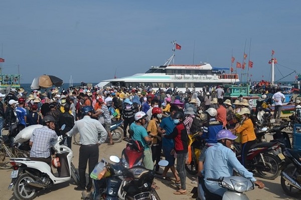 Cấp tốc đưa 2.600 khách rời đảo Lý Sơn sau ca nhiễm 419 ở Quảng Ngãi 3
