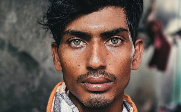Anh thợ xây Ấn Độ bỗng chốc đổi đời nhờ bức ảnh chụp vội 3