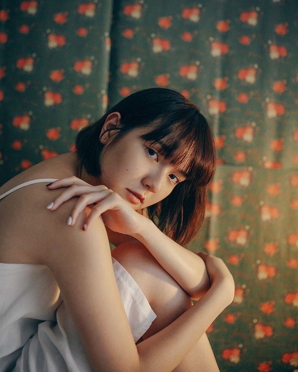Mặt mộc của Hải Tú khiến dân tình thất vọng, còn đâu 'gà cưng' của Sơn Tùng 6 Mặt mộc của Hải Tú khiến dân tình thất vọng, còn đâu 'gà cưng' của Sơn Tùng 6
