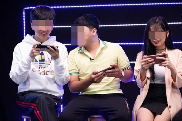 Bị phát tán clip 'nóng', Mèo 2k4 có quyết định bất ngờ để bảo vệ mình 5 Bị phát tán clip 'nóng', Mèo 2k4 có quyết định bất ngờ để bảo vệ mình 5
