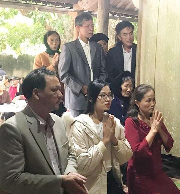 Đỗ Thị Hà bị soi gương mặt không son phấn, nhan sắc liệu có xứng danh Hoa hậu 3 Đỗ Thị Hà bị soi gương mặt không son phấn, nhan sắc liệu có xứng danh Hoa hậu 3