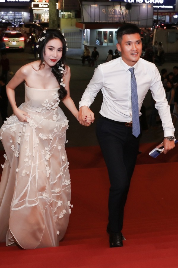 Mỹ nhân Việt cầm tinh con Trâu: Người thăng hoa tột đỉnh, người lận đận tình duyên 2 Mỹ nhân Việt cầm tinh con Trâu: Người thăng hoa tột đỉnh, người lận đận tình duyên 2