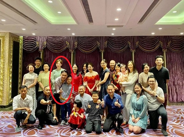 Trấn Thành khoe ảnh gia đình 3 quốc tịch, hành động với Hari Won mới đáng chú ý 1 Trấn Thành khoe ảnh gia đình 3 quốc tịch, hành động với Hari Won mới đáng chú ý 1