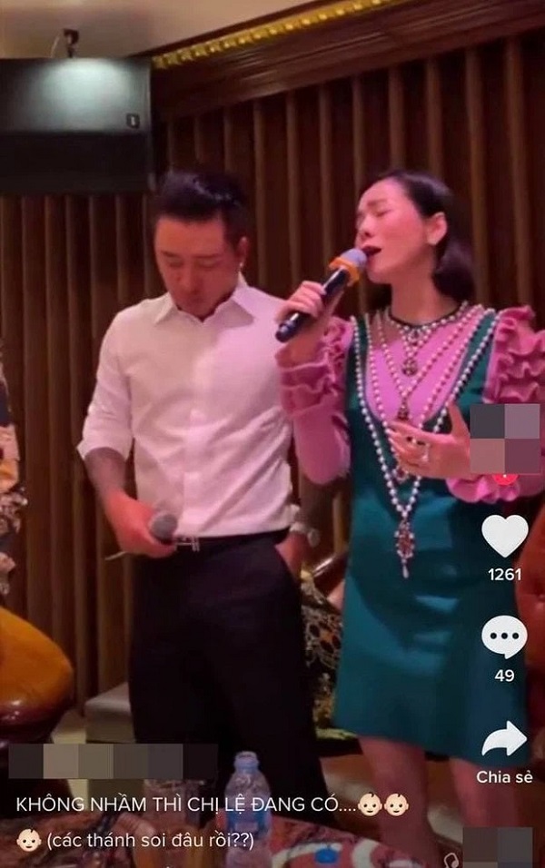 Vừa công khai hẹn hò Lâm Bảo Châu, Lệ Quyên đã để lộ vòng 2 lùm xùm như mang bầu 2 Vừa công khai hẹn hò Lâm Bảo Châu, Lệ Quyên đã để lộ vòng 2 lùm xùm như mang bầu 2
