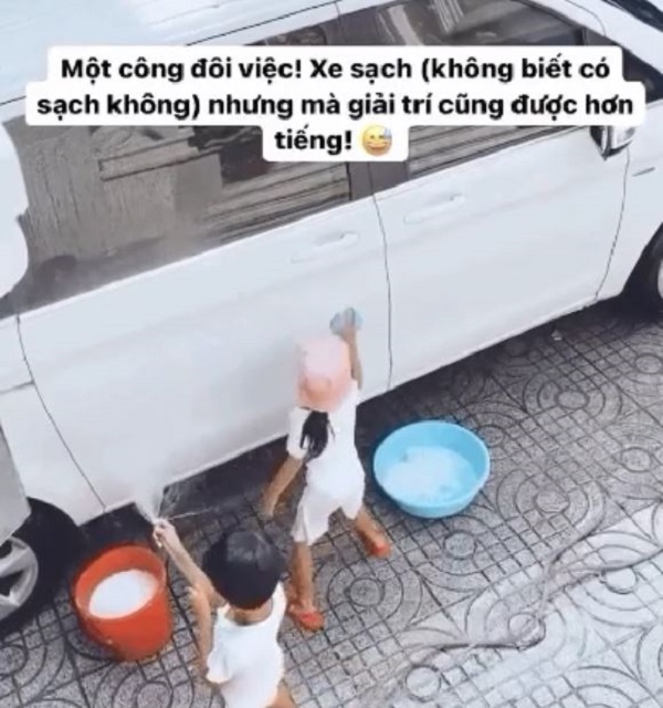 Tin Sao Việt giải trí hot nhất MXH 24h: Ngọc Trinh mặc mỗi quần tất lên giường chụp ảnh, Hoài Linh khiến con trai lo lắng 8 Tin Sao Việt giải trí hot nhất MXH 24h: Ngọc Trinh mặc mỗi quần tất lên giường chụp ảnh, Hoài Linh khiến con trai lo lắng 8