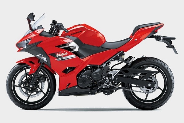 Tin xe hot nhất 18/2: Chi tiết Yamaha Exciter 135 độ vỏ carbon, Mitsubishi Outlander 2021 4 Tin xe hot nhất 18/2: Chi tiết Yamaha Exciter 135 độ vỏ carbon, Mitsubishi Outlander 2021 4