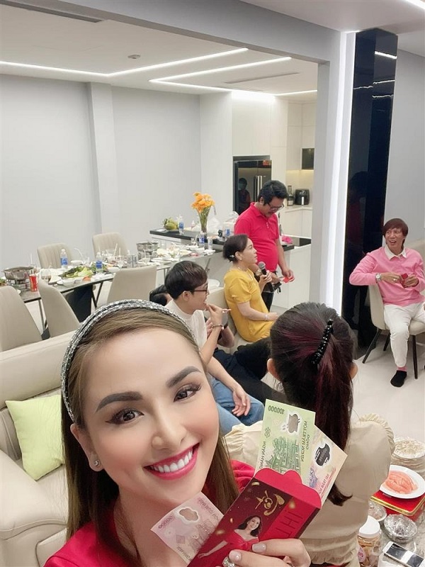 Tin Sao Việt hot nhất MXH 24h: Rộ tin Mỹ Tâm không yêu Mai Tài Phến, Sơn Tùng để lộ số tài khoản 'khủng' 6 Tin Sao Việt hot nhất MXH 24h: Rộ tin Mỹ Tâm không yêu Mai Tài Phến, Sơn Tùng để lộ số tài khoản 'khủng' 6