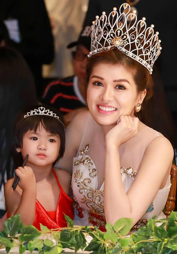 Hoa hậu đông con nhất Việt Nam - Oanh Yến bất ngờ cạo đầu trọc lóc khiến người hâm mộ lo lắng 3