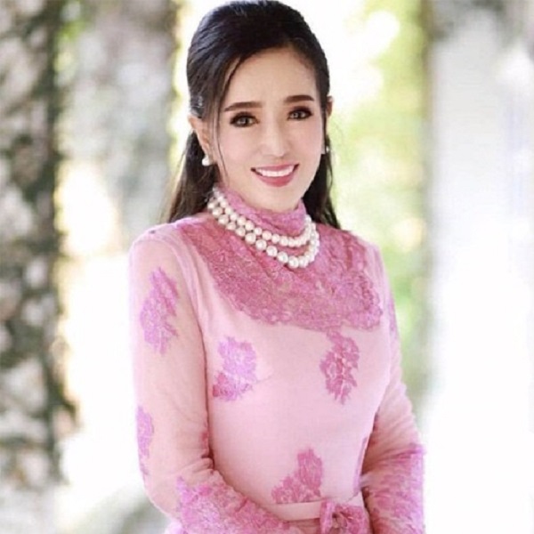 Nhan sắc đẹp không tì vết tuổi 74 của Hoa hậu Hoàn vũ thế giới người Thái Lan 1 Nhan sắc đẹp không tì vết tuổi 74 của Hoa hậu Hoàn vũ thế giới người Thái Lan 1