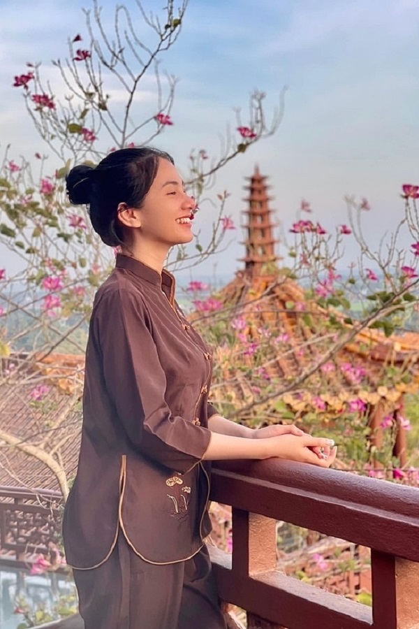 Công khai sánh bước bên chồng cũ Lệ Quyên, chẳng ngờ cuộc sống đời thường của Cẩm Đan lại thế này 6 Công khai sánh bước bên chồng cũ Lệ Quyên, chẳng ngờ cuộc sống đời thường của Cẩm Đan lại thế này 6