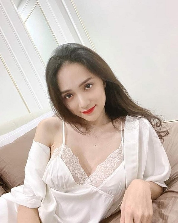 Sự thật về màn lộ diện với thần thái ngời ngời của Hương Giang giữa nghi vấn tình cảm với Matt Liu đã rạn vỡ 5 Sự thật về màn lộ diện với thần thái ngời ngời của Hương Giang giữa nghi vấn tình cảm với Matt Liu đã rạn vỡ 5
