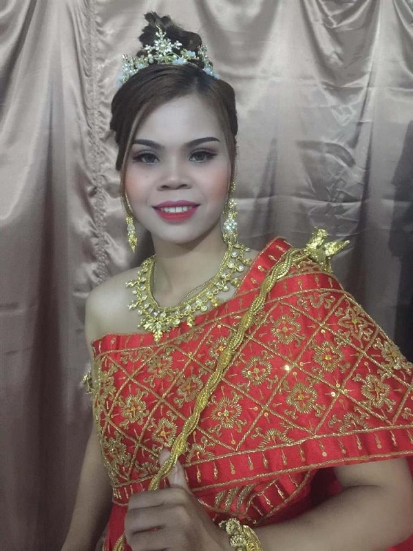 Lộ diện gương mặt chú rể 'soái ca' của 'hot girl quận Cam' đình đám một thời 4 Lộ diện gương mặt chú rể 'soái ca' của 'hot girl quận Cam' đình đám một thời 4
