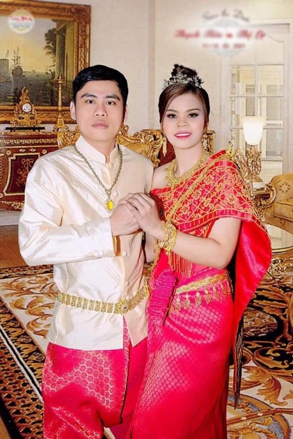Lộ diện gương mặt chú rể 'soái ca' của 'hot girl quận Cam' đình đám một thời 3 Lộ diện gương mặt chú rể 'soái ca' của 'hot girl quận Cam' đình đám một thời 3