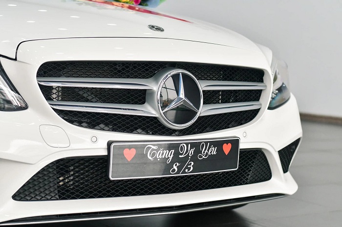 'Soái ca' Hà Nam lén lút xem Mercedes-Benz rồi ship về tận cửa tặng vợ 4 'Soái ca' Hà Nam lén lút xem Mercedes-Benz rồi ship về tận cửa tặng vợ 4