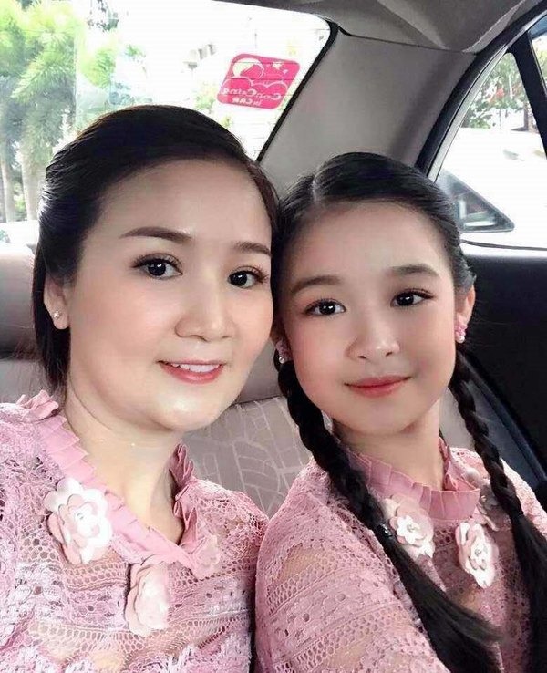 Mới 13 tuổi bé gái đã tự tay mua tặng mẹ căn hộ chung cư bạc tỷ ở Sài Gòn 4 Mới 13 tuổi bé gái đã tự tay mua tặng mẹ căn hộ chung cư bạc tỷ ở Sài Gòn 4