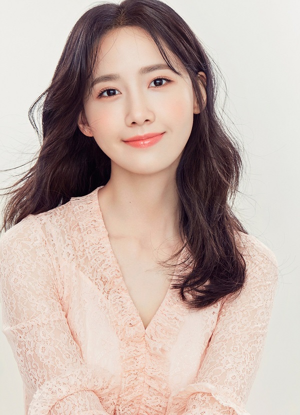 Rò rỉ ảnh thẻ của Yoona (SNSD), nhan sắc thời còn 'phèn' lập tức gây 'bão' mạng 4 Rò rỉ ảnh thẻ của Yoona (SNSD), nhan sắc thời còn 'phèn' lập tức gây 'bão' mạng 4