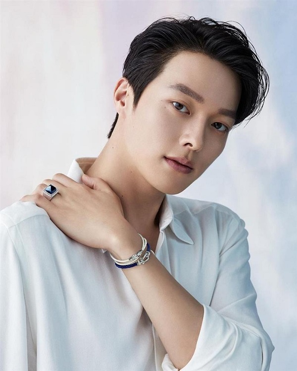 'Người tình mới' kém 11 tuổi của Song Hye Kyo có gì nổi bật hơn Song Joong Ki 3 'Người tình mới' kém 11 tuổi của Song Hye Kyo có gì nổi bật hơn Song Joong Ki 3