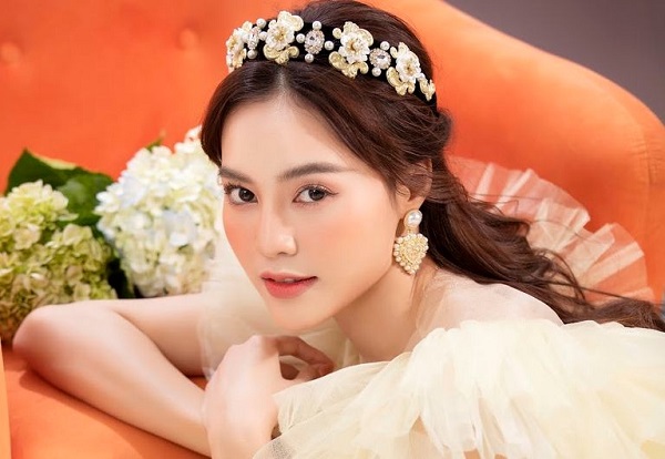 Ninh Dương Lan Ngọc khoe vẻ đẹp quyến rũ hậu ồn ào lộ clip trên web đen 5 Ninh Dương Lan Ngọc khoe vẻ đẹp quyến rũ hậu ồn ào lộ clip trên web đen 5
