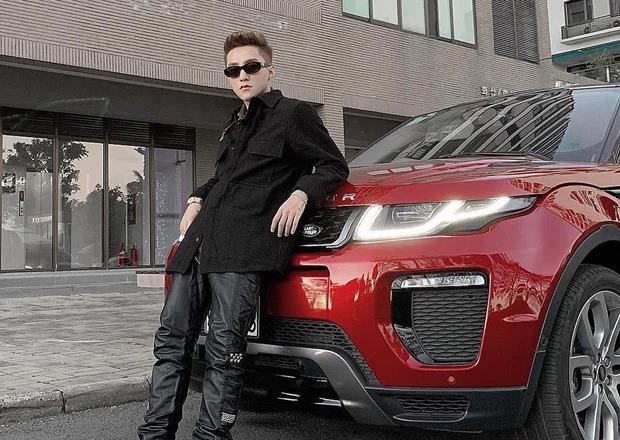 Quên Hải Tú đi, Sơn Tùng vừa lộ clip 30 giây với nhân vật bí ẩn này còn giấu kín trong xe sang 8 Quên Hải Tú đi, Sơn Tùng vừa lộ clip 30 giây với nhân vật bí ẩn này còn giấu kín trong xe sang 8