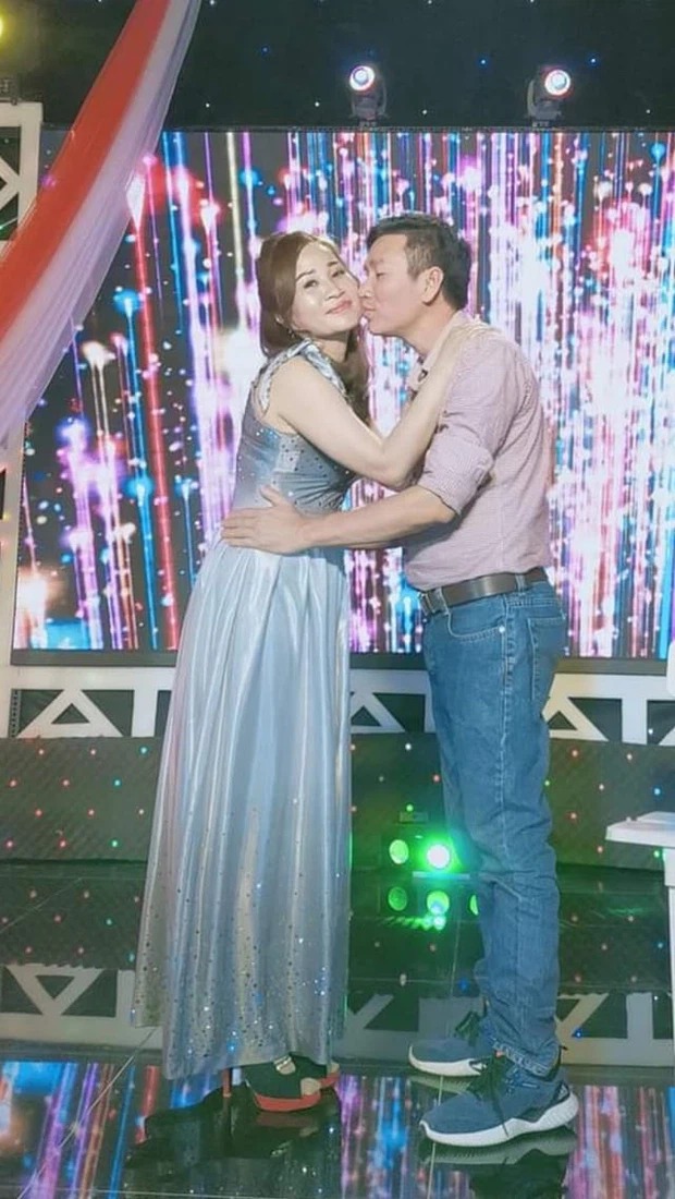 'Hiện tượng trăm triệu' Lê Thị Dần chuyển nghề làm ca sĩ, khoe nhan sắc lão hóa ngược sau 5 năm nổi tiếng 8 'Hiện tượng trăm triệu' Lê Thị Dần chuyển nghề làm ca sĩ, khoe nhan sắc lão hóa ngược sau 5 năm nổi tiếng 8