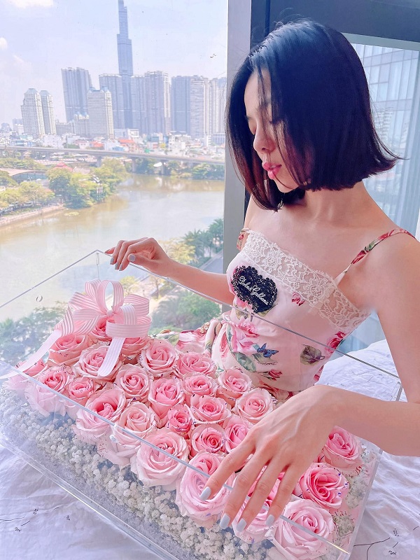 Lệ Quyên tuổi 40 ngày càng nhuận sắc hậu vướng lưới tình với 'máy bay' Lâm Bảo Châu 1 Lệ Quyên tuổi 40 ngày càng nhuận sắc hậu vướng lưới tình với 'máy bay' Lâm Bảo Châu 1