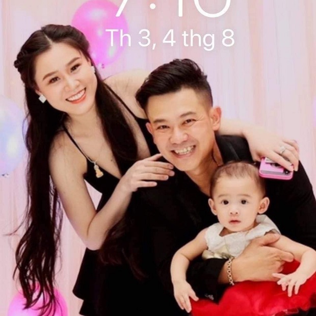 Hé lộ gây ngỡ ngàng từ bố mẹ Vân Quang Long: Linh Lan có dấu hiệu mạo danh, bé Helen thực chất không mang họ của bố 5 Hé lộ gây ngỡ ngàng từ bố mẹ Vân Quang Long: Linh Lan có dấu hiệu mạo danh, bé Helen thực chất không mang họ của bố 5
