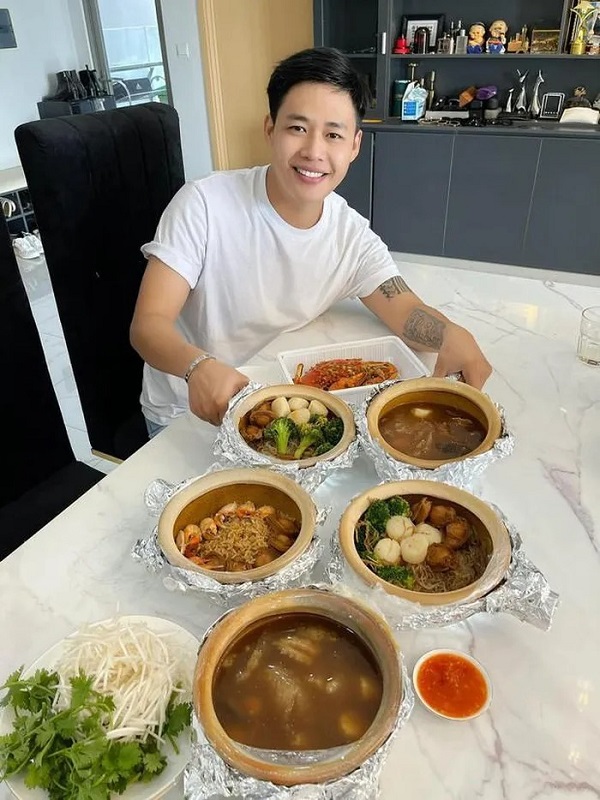 'Hot boy trà sữa' Lê Tấn Lợi sống ra sao sau 4 năm 'làm loạn' Thách thức danh hài 5 'Hot boy trà sữa' Lê Tấn Lợi sống ra sao sau 4 năm 'làm loạn' Thách thức danh hài 5