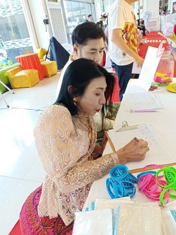 Review hành trình trở thành 'quý bà cua trai' đình đám của 'ngọc nữ chuyển giới' Thái Lan 4 Review hành trình trở thành 'quý bà cua trai' đình đám của 'ngọc nữ chuyển giới' Thái Lan 4
