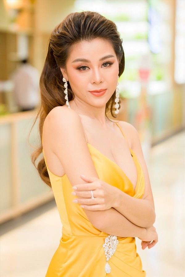 Nam Thư bỗng hóa Phạm Băng Băng qua bàn tay 'phép thuật' của Khánh Vân 8 Nam Thư bỗng hóa Phạm Băng Băng qua bàn tay 'phép thuật' của Khánh Vân 8