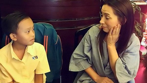 Phi Nhung và bố mẹ Hồ Văn Cường mâu thuẫn trong cách dạy con 4 Phi Nhung và bố mẹ Hồ Văn Cường mâu thuẫn trong cách dạy con 4