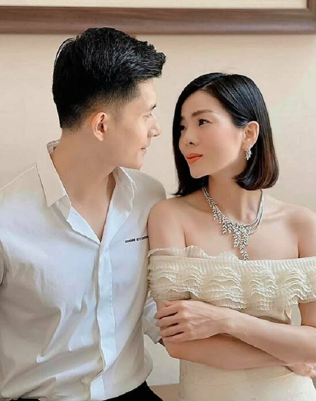 Đắm đuối bên Lâm Bảo Châu, Lệ Quyên càng tích cực khoe chiến tích tình ái 1 Đắm đuối bên Lâm Bảo Châu, Lệ Quyên càng tích cực khoe chiến tích tình ái 1