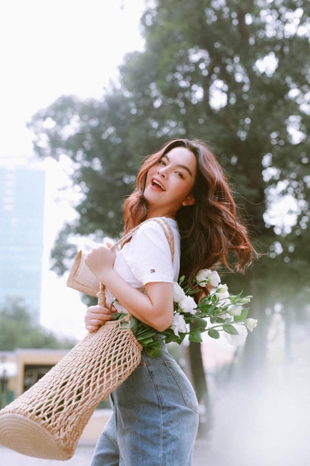Nhan sắc mẹ 2 con quá xinh đẹp Nhan sắc mẹ 2 con quá xinh đẹp