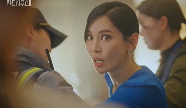 Penthouse 2 Tập 12 - Cuộc chiến thượng lưu: Seo Jin đoàn tụ với Ju Dan Tae trong tù, trợ thủ của Logan Lee nổi dậy 4 Penthouse 2 Tập 12 - Cuộc chiến thượng lưu: Seo Jin đoàn tụ với Ju Dan Tae trong tù, trợ thủ của Logan Lee nổi dậy 4