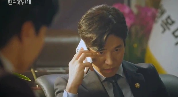 Penthouse 2 Tập 12 - Cuộc chiến thượng lưu: Seo Jin đoàn tụ với Ju Dan Tae trong tù, trợ thủ của Logan Lee nổi dậy 7 Penthouse 2 Tập 12 - Cuộc chiến thượng lưu: Seo Jin đoàn tụ với Ju Dan Tae trong tù, trợ thủ của Logan Lee nổi dậy 7