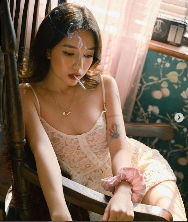 Linh Ngọc Đàm hóa 'gái hư' trong loạt ảnh mới, nhan sắc xứng đáng điểm tuyệt đối 3 Linh Ngọc Đàm hóa 'gái hư' trong loạt ảnh mới, nhan sắc xứng đáng điểm tuyệt đối 3