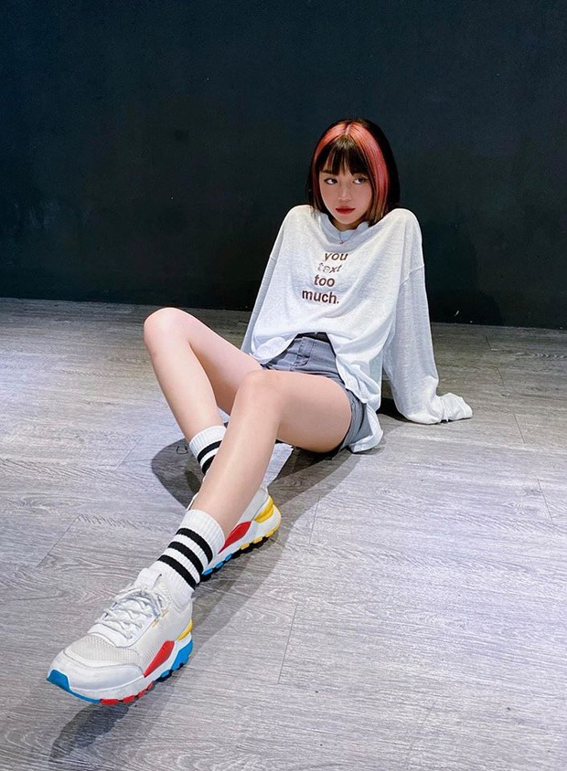 Linh Ngọc Đàm đích thị là 'yêu nữ hàng hiệu' trong cộng đồng streamer Việt 5 Linh Ngọc Đàm đích thị là 'yêu nữ hàng hiệu' trong cộng đồng streamer Việt 5