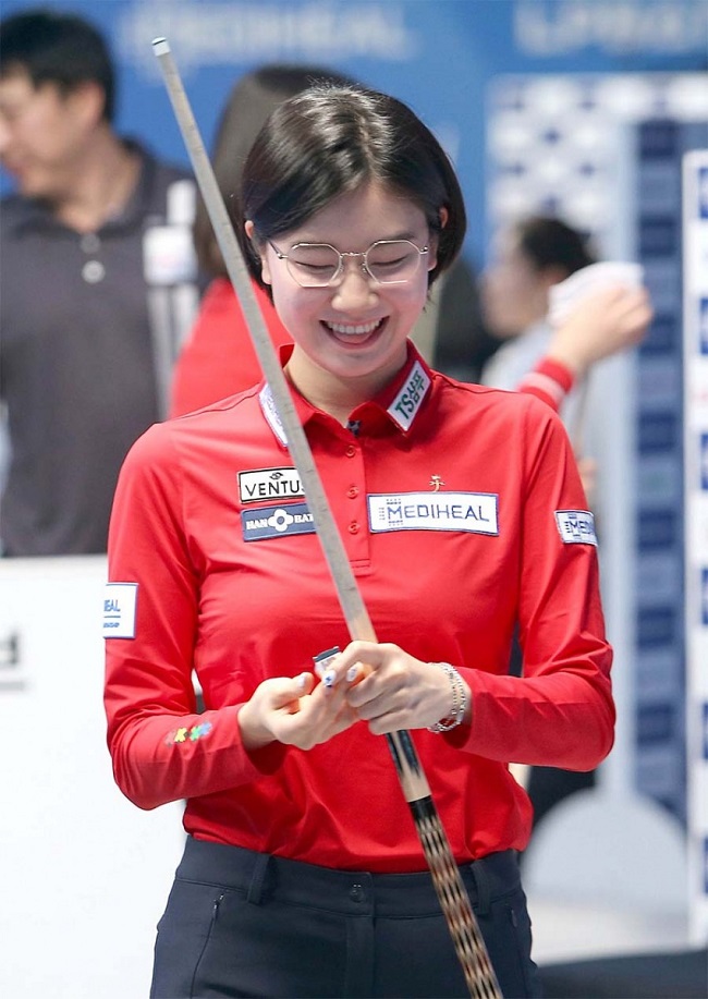 Xiêu lòng trước vẻ đẹp tựa búp bê của nữ cơ thủ Billiards 3 băng Lee Mi Rae 3 Xiêu lòng trước vẻ đẹp tựa búp bê của nữ cơ thủ Billiards 3 băng Lee Mi Rae 3