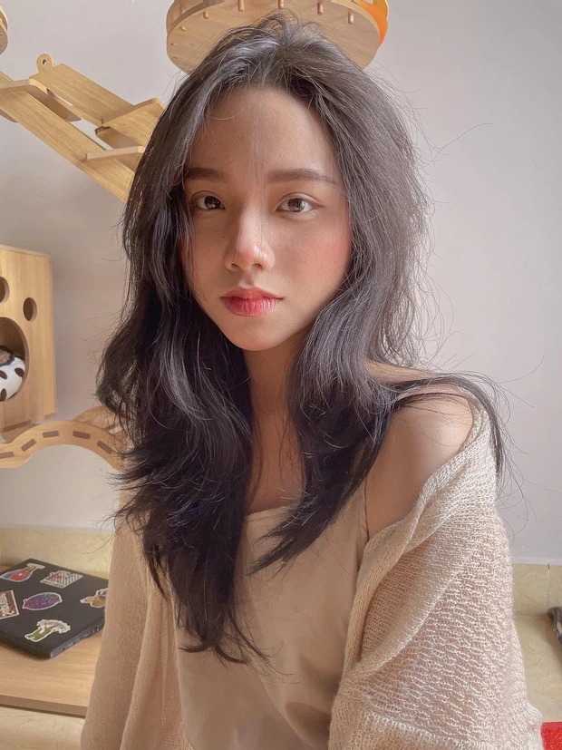 MC xinh đẹp Kim Sa khiến fan mất ngủ vì đăng ảnh lúc nửa đêm 4 MC xinh đẹp Kim Sa khiến fan mất ngủ vì đăng ảnh lúc nửa đêm 4