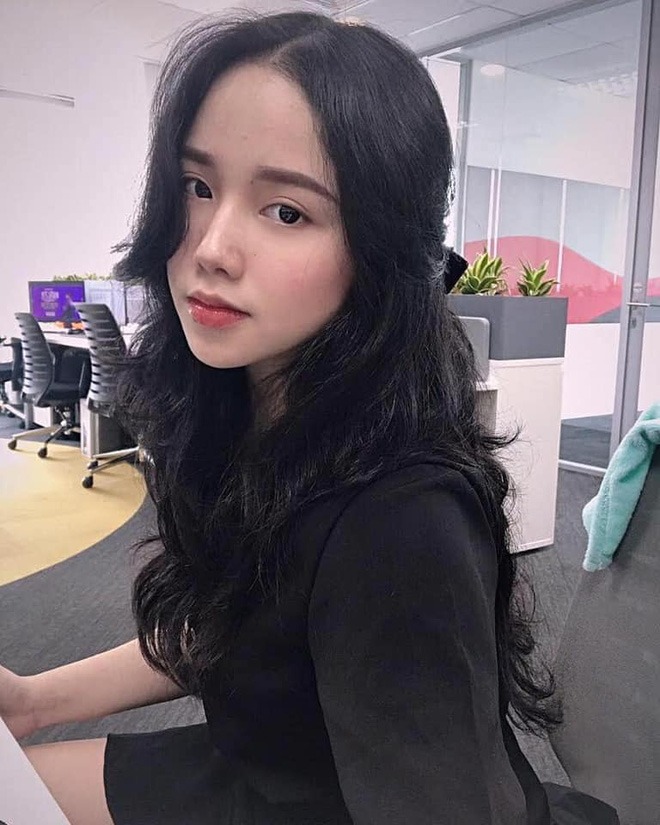MC xinh đẹp Kim Sa khiến fan mất ngủ vì đăng ảnh lúc nửa đêm 3 MC xinh đẹp Kim Sa khiến fan mất ngủ vì đăng ảnh lúc nửa đêm 3
