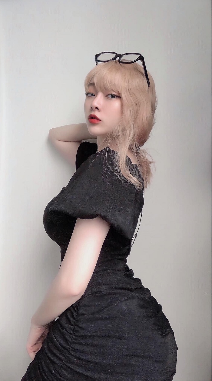 Nhộn nhịp 'đường đua' hình thể của loạt streamer nữ Việt Nam 5 Nhộn nhịp 'đường đua' hình thể của loạt streamer nữ Việt Nam 5