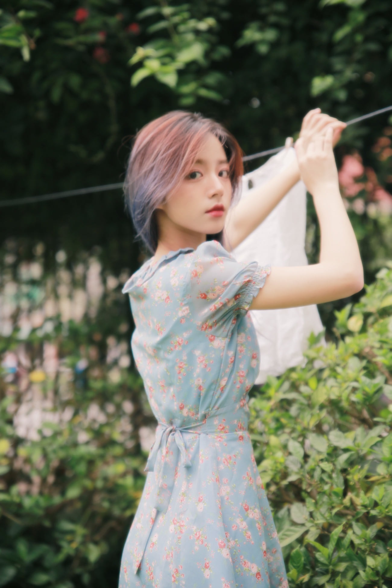 Chỉ đứng phơi đồ, hot girl đẹp nhất ĐH Kinh tế Quốc dân cũng đủ làm dân tình xao xuyến 2 Chỉ đứng phơi đồ, hot girl đẹp nhất ĐH Kinh tế Quốc dân cũng đủ làm dân tình xao xuyến 2