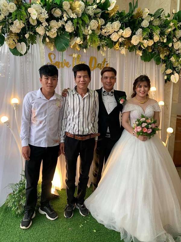 Cười ngất ngưởng với ảnh 'động phòng' hiếm có của Idol giới trẻ Lộc Fuho 3 Cười ngất ngưởng với ảnh 'động phòng' hiếm có của Idol giới trẻ Lộc Fuho 3