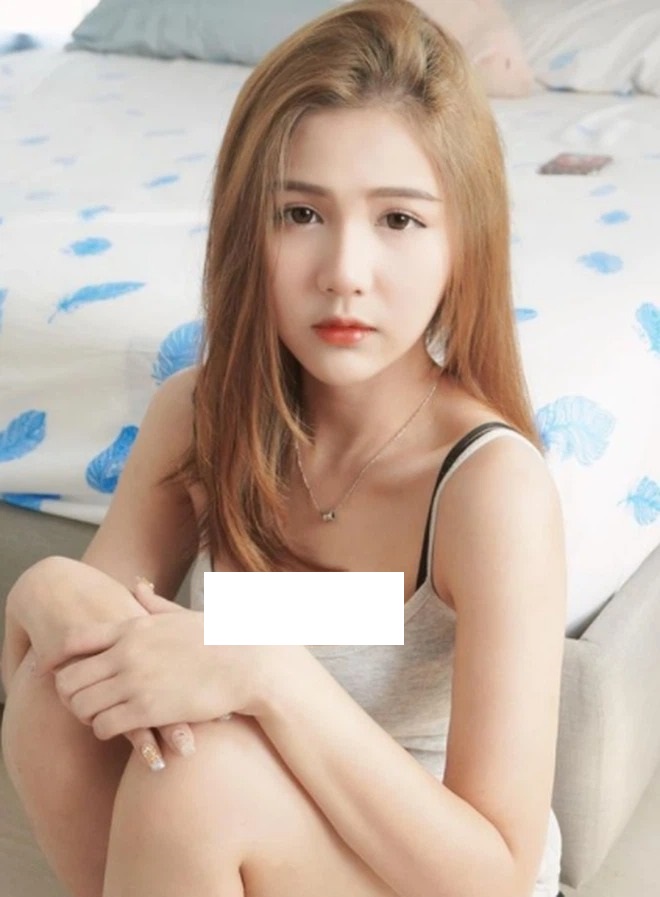 Hóa thân thành nữ y tá nóng bỏng, streamer 2k1 được fan rủ nhau đòi 'chữa bệnh' 1 Hóa thân thành nữ y tá nóng bỏng, streamer 2k1 được fan rủ nhau đòi 'chữa bệnh' 1
