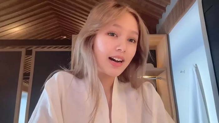 Xoài Non vô tư phơi bày nhan sắc thật, đầu bù tóc rối khác xa ảnh tự đăng 5 Xoài Non vô tư phơi bày nhan sắc thật, đầu bù tóc rối khác xa ảnh tự đăng 5