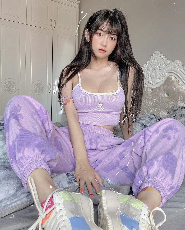 Lê Bống đích thị là hot girl bá đạo, vừa chăm 'vạch áo' lại sở hữu 'đôi tay hư hỏng' 6 Lê Bống đích thị là hot girl bá đạo, vừa chăm 'vạch áo' lại sở hữu 'đôi tay hư hỏng' 6