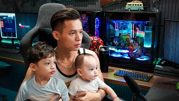 Tùng Sói đích thị là bản sao của Độ Mixi với loạt biểu cảm khiến fan bấn loạn 3 Tùng Sói đích thị là bản sao của Độ Mixi với loạt biểu cảm khiến fan bấn loạn 3