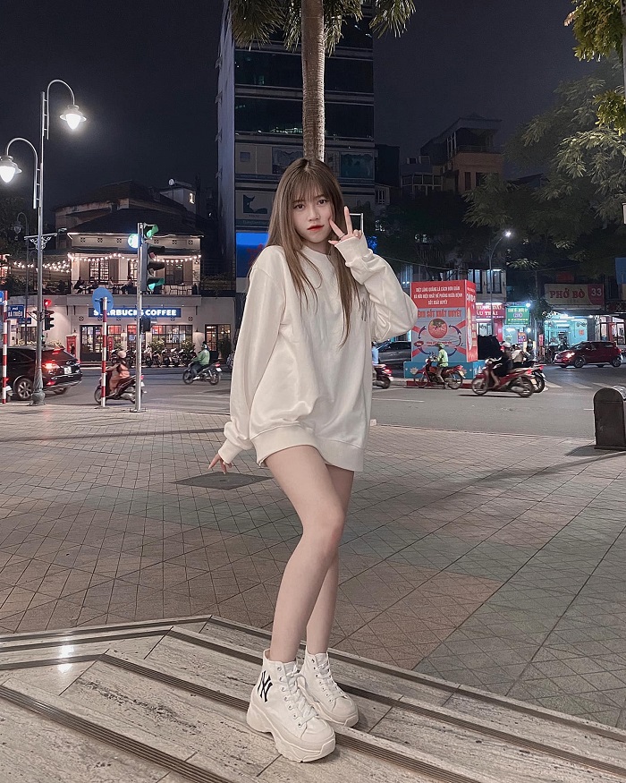 'Thánh nữ áo hai dây' Thủy Tiên khóc lóc báo tin buồn hậu bị chào bán ảnh riêng tư 7 'Thánh nữ áo hai dây' Thủy Tiên khóc lóc báo tin buồn hậu bị chào bán ảnh riêng tư 7