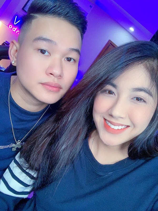 'Cứu nguy' cho người yêu, Rambo hồn nhiên để tay vào 'vùng cấm địa' của bạn gái 4 'Cứu nguy' cho người yêu, Rambo hồn nhiên để tay vào 'vùng cấm địa' của bạn gái 4