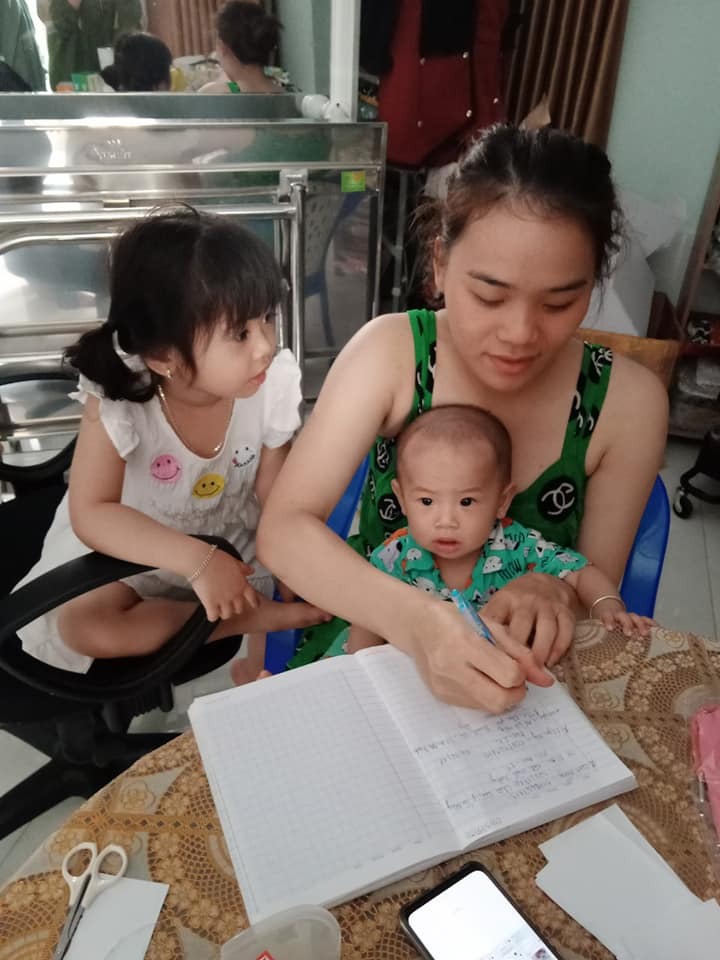 Cô gái Ngô Kiến Huy nâng đỡ bị chụp lén, nhan sắc khác xa ảnh mạng 6 Cô gái Ngô Kiến Huy nâng đỡ bị chụp lén, nhan sắc khác xa ảnh mạng 6